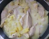 Foto del paso 2 de la receta: Pollo al ananá con coco