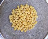 A picture of step 1 of Oven Roasted chickpea.