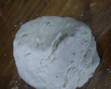 Foto del paso 1 de la receta: Pan de cebolla en molde con harina Pureza y cubierta saborizada