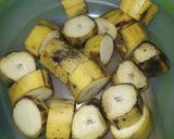 Foto langkah ke 1 dari resep Pisang tanduk rebus.