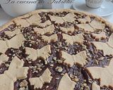 Foto del passaggio 4 della ricetta Crostata con crema al cioccolato e granella di nocciole