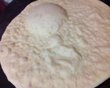 صورة لخطوة 3 من وصفة بيتزا صنع منزلي بسر يخليها عجينة سحرية 🍕🍕🍕🍕