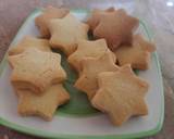 Peanuts biscuits with jam coated