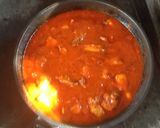 Foto del paso 6 de la receta Pollo al ajillo con tomate, curry y vino blanco