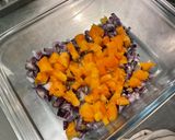 Une image de l'étape 5 de Salade tiède marinée aux pommes de terre, cervelas, tomate, olives et oignons rouges.