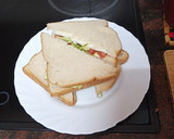 Foto del paso 3 de la receta: Sándwich vegetal con aguacate y huevo duro para 2