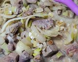 Foto del paso 4 de la receta: Hígado de vacuno encebollado