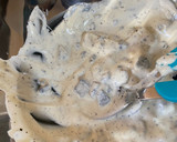 Foto del paso 1 de la receta: Huevos de Pascua rellenos con crema Oreo 🐰