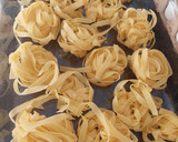 Foto del paso 3 de la receta: Nidos de Fettuccini 4 quesos