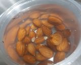 A picture of step 2 of Moroccan Almond Milkshake.