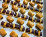 Foto langkah ke 5 dari resep 14.2020.Choco Stick Almond Sandwich Cookies.