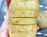 Foto del paso 1 de la receta: Patatas acordeón con queso y requesón 🥔🧀🔥