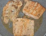 Foto del paso 2 de la receta: Salmón a la mantequilla con puré