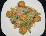 Foto del paso 3 de la receta: ALBÓNDIGAS DE JAIBAS, PASTA ESPIRALES DE 3 COLORES Y SALSA DE ENELDO. JON STYLE