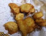 A picture of step 7 of Banana toffee fritters.