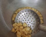 A picture of step 4 of Cheesling.