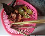 Foto langkah ke 2 dari resep Ayam Goreng + Tahu Tempe Sambal.