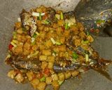 Foto langkah ke 3 dari resep Ikan peda oseng.