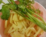 รูปขั้นตอนการทำที่ 2 ของ ขนมจีนซาวน้ำ (Fresh Thai Rice Noodles with Coconut Milk)