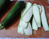Foto del passaggio 1 della ricetta Scrigni di zucchine