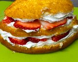 A picture of step 3 of Omu Cake (Strawberry and whipped cream cake wrapped in egg-fry).