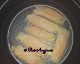Foto langkah ke 5 dari resep Chicken Shrimp Roll.