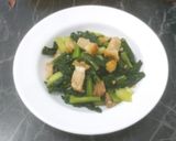 Foto langkah ke 5 dari resep Tumis Kailan Siobak (non Halal).