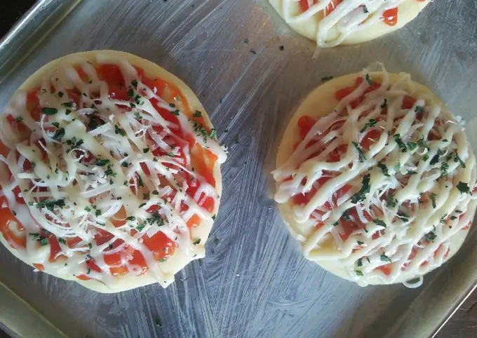 Langkah-langkah untuk membuat Cara membuat Pizza Mini Rumahan