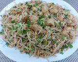 A picture of step 3 of Chicken hakka nodals.