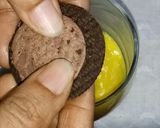A picture of step 10 of Sesame and Oreo biscuit custard.