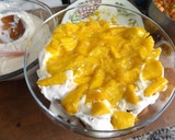 Foto del paso 2 de la receta: Postre de mango con cerezas frescas y crema especial