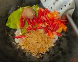 Foto langkah ke 2 dari resep Oseng Pare Udang Rebon.