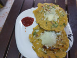 चीजी बेसन चीला (cheesy besan cheela recipe in hindi)