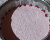 Foto del paso 3 de la receta: Tarta con mousse de frutillas y crema Chantilly 🍓🍓🍓💞💞
