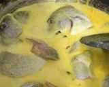Foto langkah ke 4 dari resep Gulai kuning ikan dan pucuk ubi.