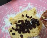 Gambar langkah 3 resipi Raisins scones.