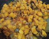 Foto langkah ke 4 dari resep Sambal Goreng Kentang Jantung Ayam.