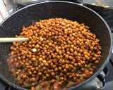 Une image de l'étape 11 de Pois chiches bruns aux tomates, oignon et épices.
