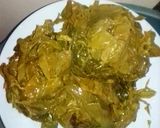 Foto langkah ke 1 dari resep Oseng daun singkong saos tiram pedas.