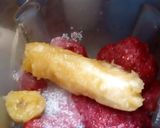 Foto del paso 2 de la receta: Helado de Frutilla y Banana 🍓🍓🍓🍌🍌🍌
