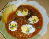 A picture of step 2 of White chany with boiled egg.
