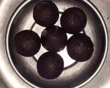 A picture of step 6 of Roti Gulab Jamun.