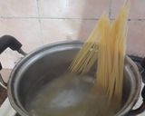 Foto langkah ke 1 dari resep Spinach Shrimp Creamy Pasta.