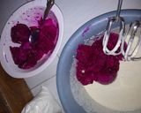 Foto langkah ke 3 dari resep Roti lapis buah naga.