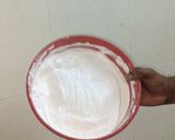 A picture of step 2 of Oreo ice cream.