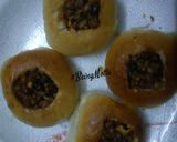 A picture of step 4 of Misal Cheese Burst.