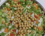 A picture of step 3 of Chana Imli salad 🥗 😋.