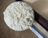 A picture of step 1 of Curry pakora.