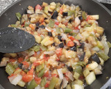 Foto del paso 4 de la receta: Chanfaina con huevos escalfados