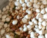 A picture of step 5 of Makhana Chiwda for Vrat.